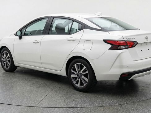 Used 2025 Nissan Versa SV image 6