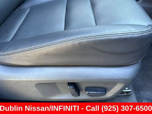 Used 2024 Nissan Rogue SL AWD/4WD image 24