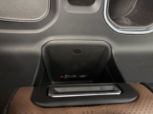 Used 2024 Chevrolet Silverado 1500 High Country w/ High Country Premium Package image 45