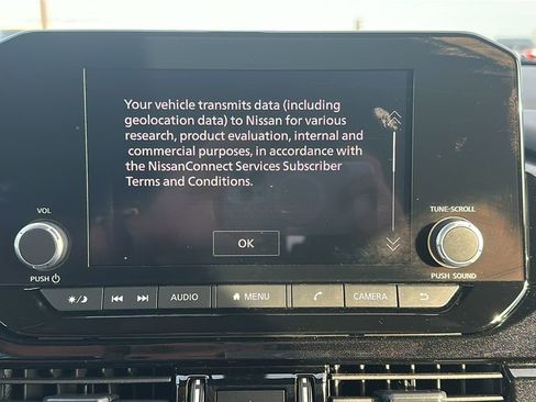 Used 2025 Nissan Pathfinder SV FWD image 24