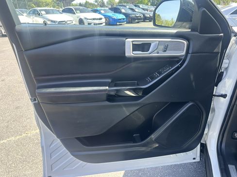 Used 2022 Ford Explorer ST-Line w/ Class IV Trailer Tow Package image 28