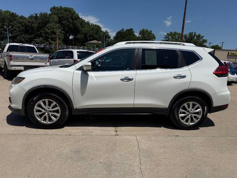 Used 2017 Nissan Rogue SV AWD/4WD image 4