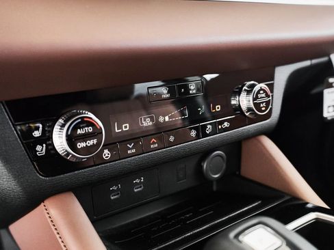 New 2026 Mitsubishi Outlander SEL FWD image 30