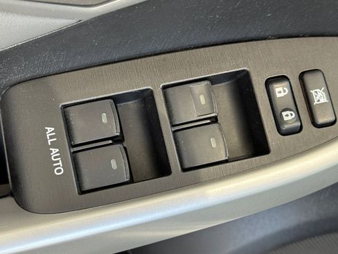 Used 2015 Toyota Prius Four FWD image 13