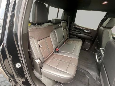 Used 2023 Chevrolet Silverado 1500 High Country w/ High Country Premium Package AWD/4WD image 29