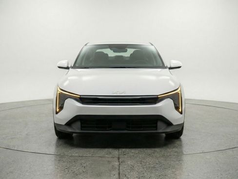 Used 2025 Kia K4 LXS image 2