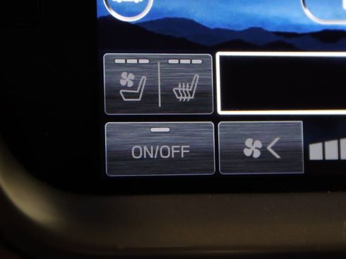 Used 2021 Subaru Outback Touring AWD/4WD image 21
