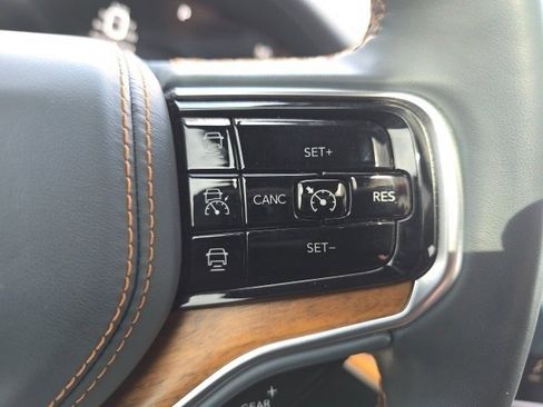 Used 2022 Jeep Grand Wagoneer Series II w/ Premium Group II image 25