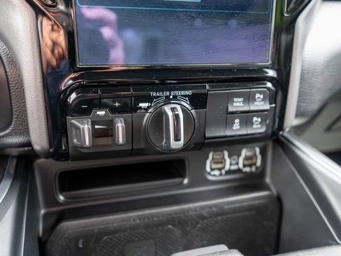 Used 2022 RAM 1500 Laramie w/ Night Edition AWD/4WD image 33