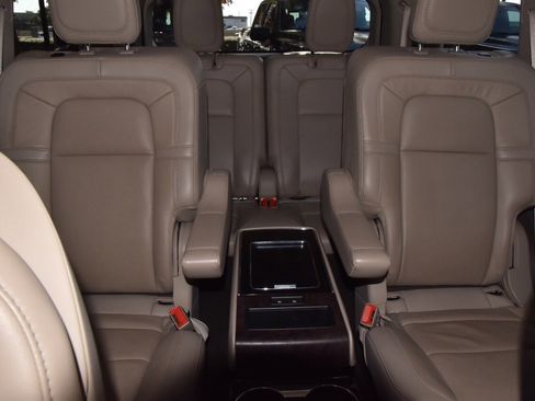 Used 2022 Lincoln Aviator Reserve w/ Equipment Group 201A image 22