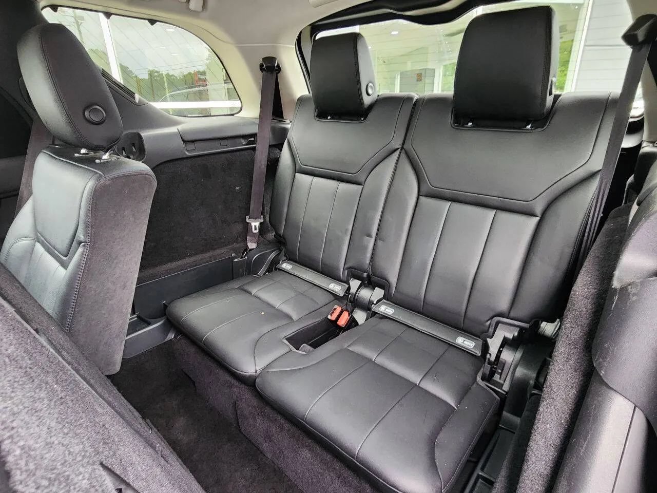 Used 2019 Land Rover Discovery HSE AWD/4WD image 13