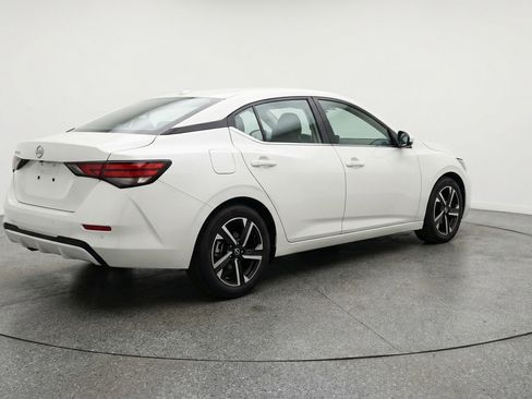 Used 2025 Nissan Sentra SV FWD image 9