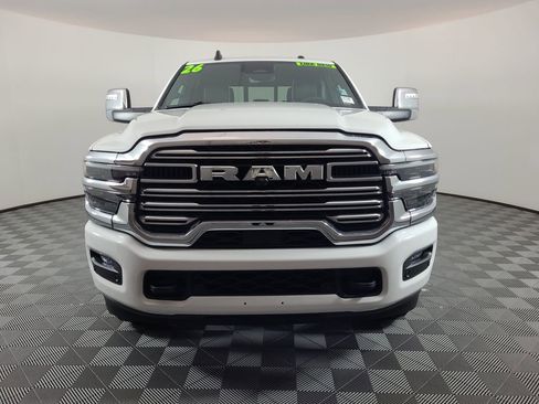 Used 2026 RAM 2500 Laramie AWD/4WD image 8