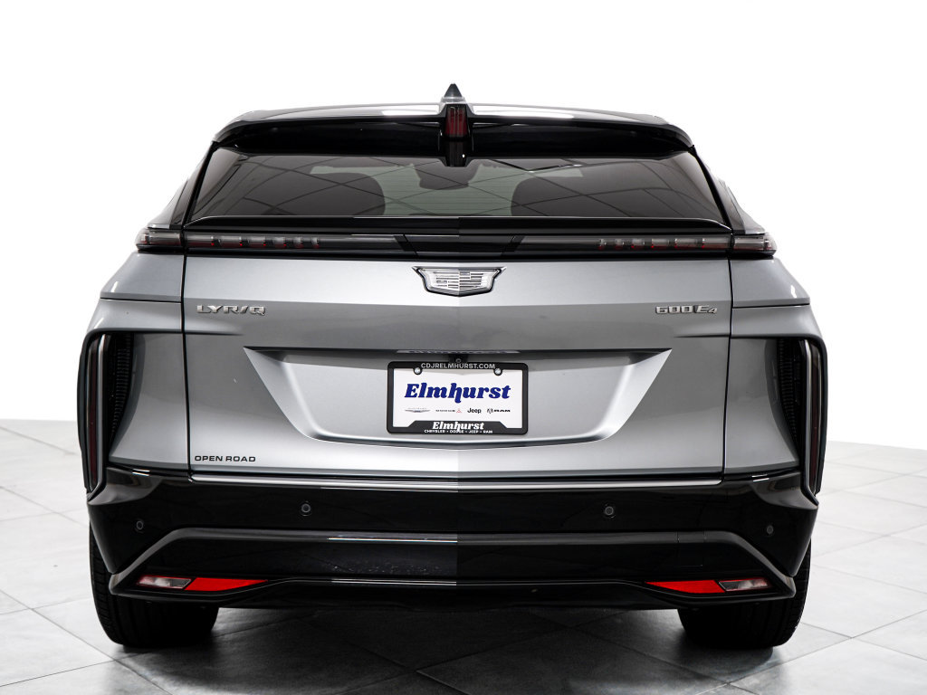 Used 2024 Cadillac Lyriq Luxury AWD/4WD image 6