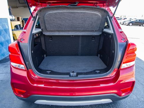 Used 2019 Chevrolet Trax LT w/ LT Convenience Package FWD image 28