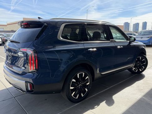 Used 2025 Kia Telluride SX image 4