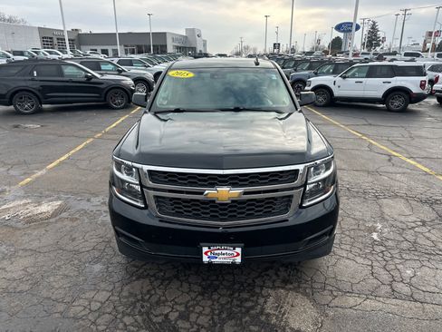 Used 2015 Chevrolet Suburban LT image 3