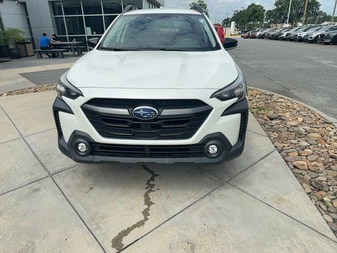 Used 2024 Subaru Outback Premium AWD/4WD image 2