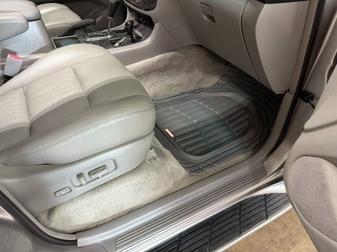 Used 2007 Toyota Land Cruiser image 17