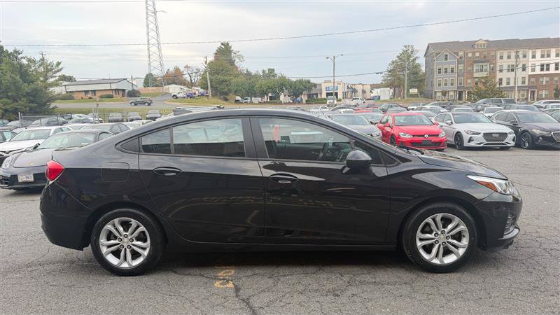 Used 2019 Chevrolet Cruze LS w/ LS Convenience Package FWD image 4