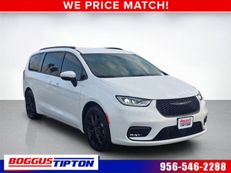 Used 2023 Chrysler Pacifica Touring-L w/ S Appearance Package video 1