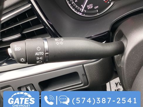 Used 2025 Cadillac XT6 Premium Luxury image 35