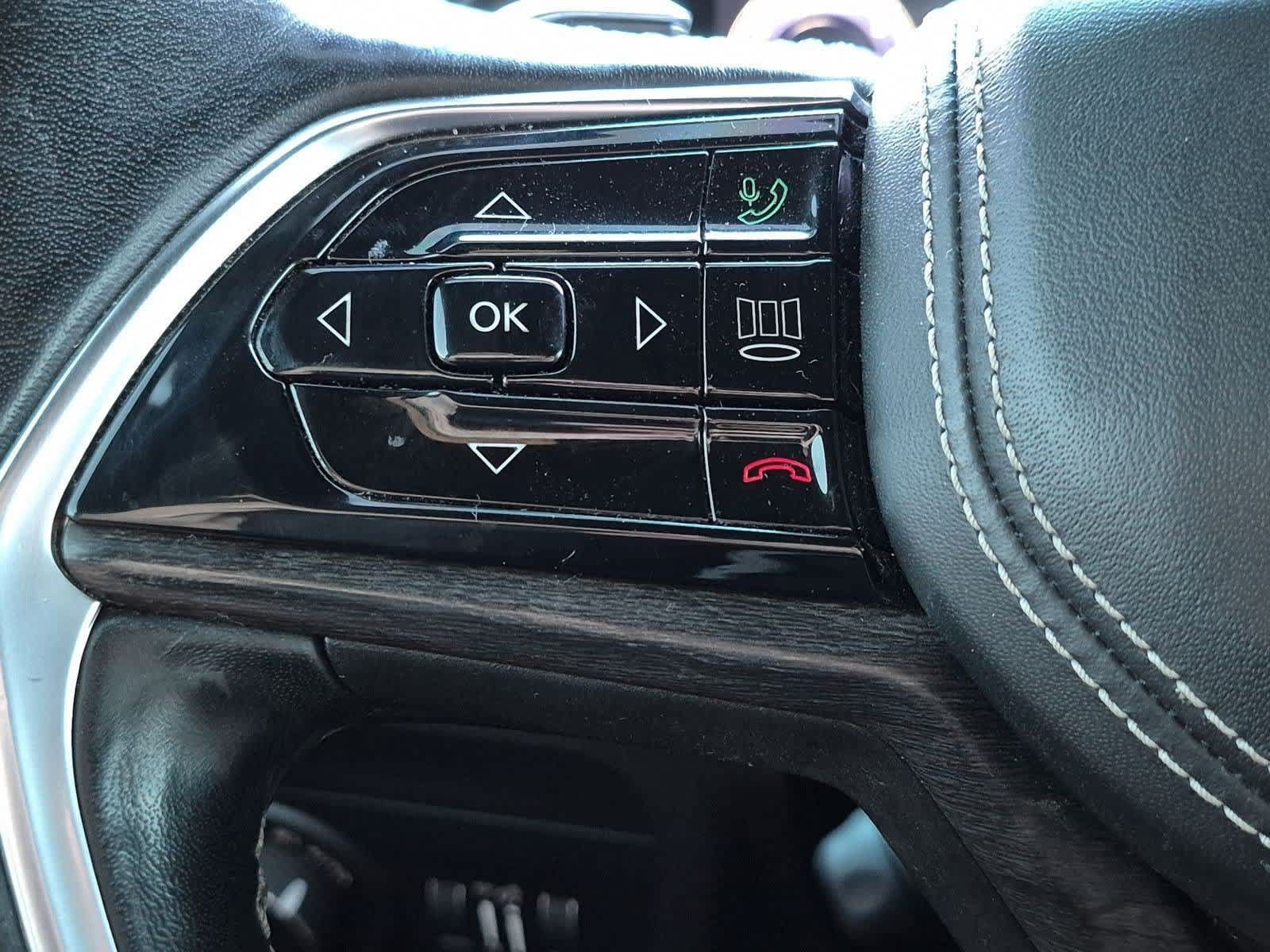 Used 2021 Jeep Grand Cherokee L Overland w/ Luxury Tech Group IV RWD image 24