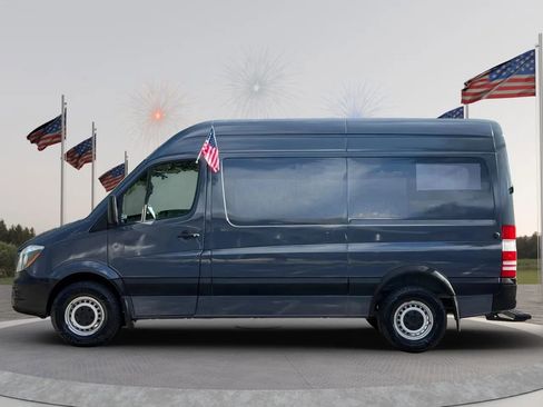 Used 2018 Mercedes-Benz Sprinter 2500 image 2