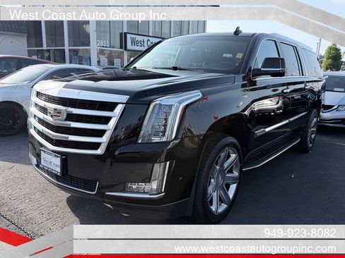Used 2018 Cadillac Escalade ESV Luxury RWD image 1