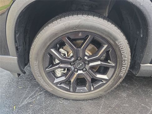 Used 2025 Honda Pilot Touring image 28