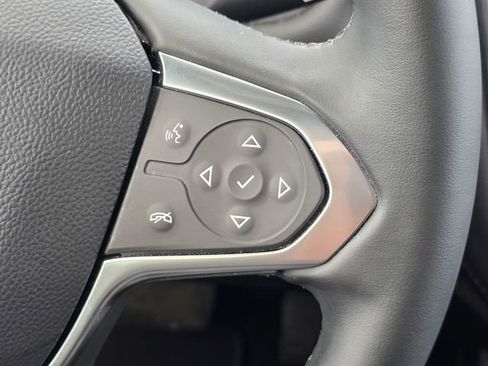 Used 2023 Chevrolet Traverse LT image 42