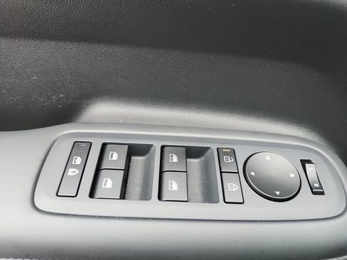 Used 2025 Hyundai Santa Fe SEL FWD image 24