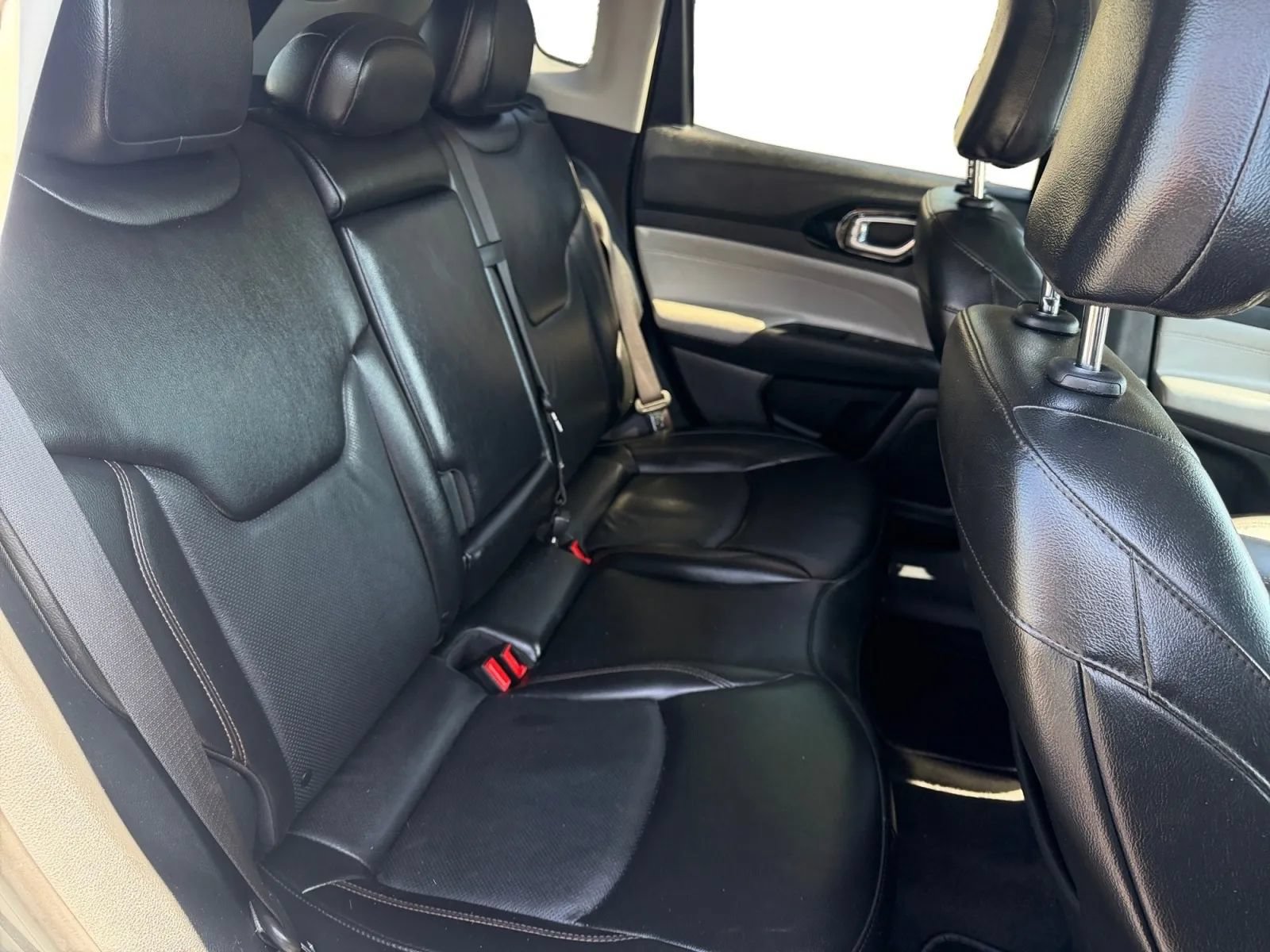 Used 2022 Jeep Compass Limited AWD/4WD image 19