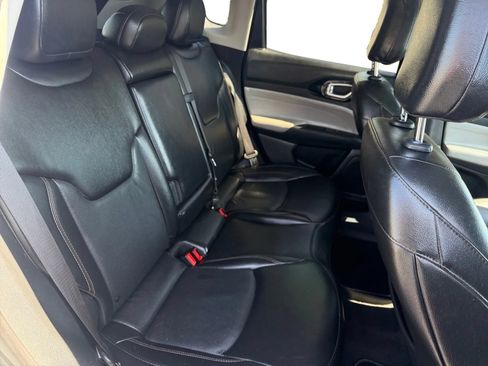 Used 2022 Jeep Compass Limited AWD/4WD image 19
