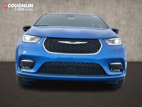 New 2026 Chrysler Pacifica Select image 2