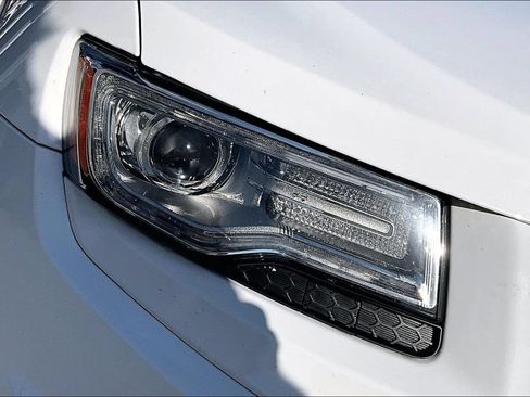 Used 2014 Jeep Grand Cherokee Overland w/ Advanced Technology Group RWD image 32