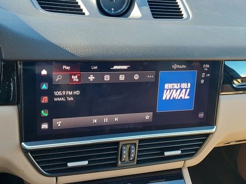 Used 2023 Porsche Cayenne Platinum Edition image 36