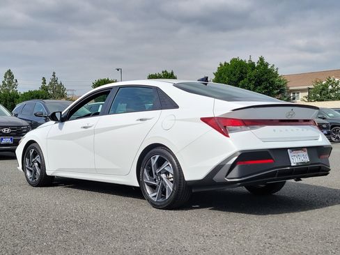 Certified 2025 Hyundai Elantra Sport image 28