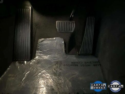 Used 2025 Volvo V60 B5 Cross Country Plus image 36