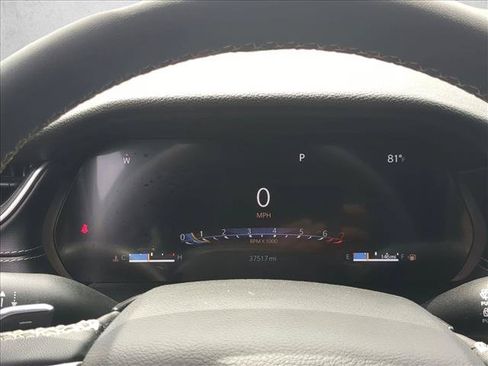 Used 2024 Jeep Grand Cherokee Altitude RWD image 11