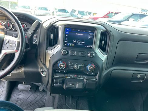 Used 2019 Chevrolet Silverado 1500 RST image 19