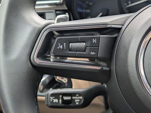 Certified 2025 Porsche Macan AWD/4WD image 20