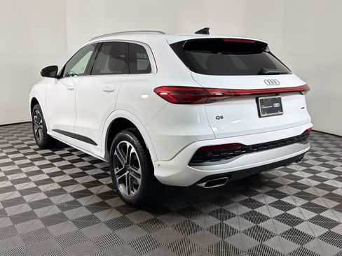 Certified 2025 Audi Q5 Premium w/ Convenience Package AWD/4WD image 3