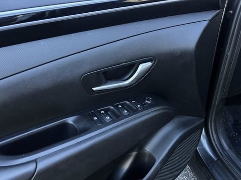 Used 2023 Hyundai Tucson SE image 10