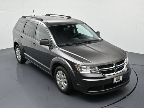 Used 2020 Dodge Journey SE FWD image 14