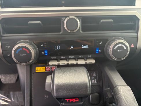 Used 2025 Toyota 4Runner TRD Off-Road Premium w/ Tow Technology Package AWD/4WD image 18