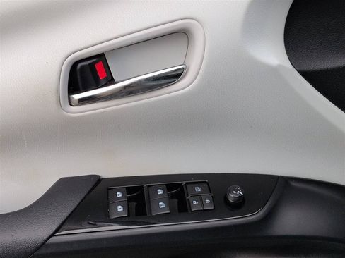 Used 2018 Toyota Prius Four w/ Advanced Technology Package FWD image 13