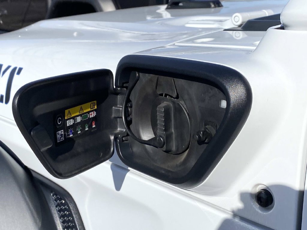 Certified 2024 Jeep Wrangler Unlimited AWD/4WD image 13