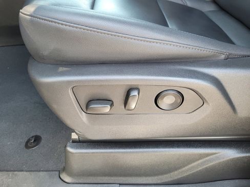Used 2025 Chevrolet Tahoe LT AWD/4WD image 11