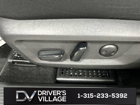 Used 2023 Nissan Rogue SV AWD/4WD image 10